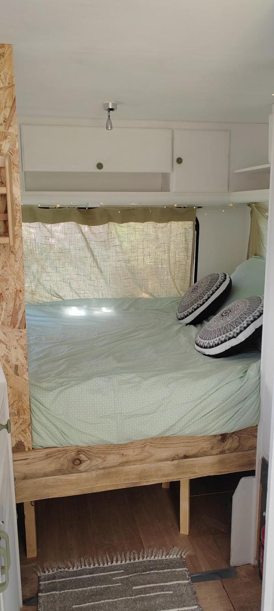 Caravane Boheme Equipee Glamping Jardin Camping